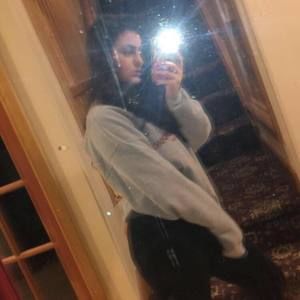 Meet your Posher, Alia